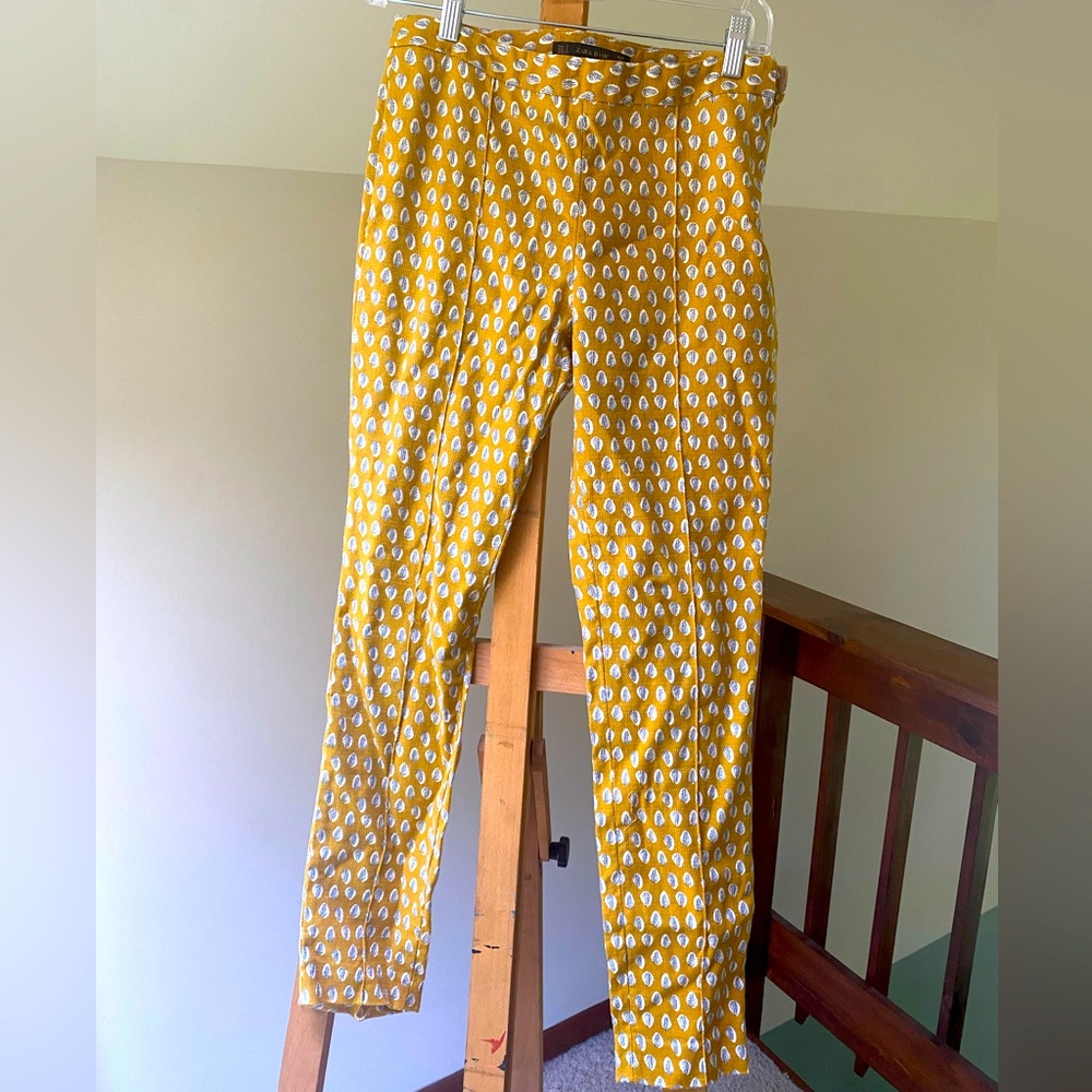 Zara mustard yellow work pants with small black leaves pattern!